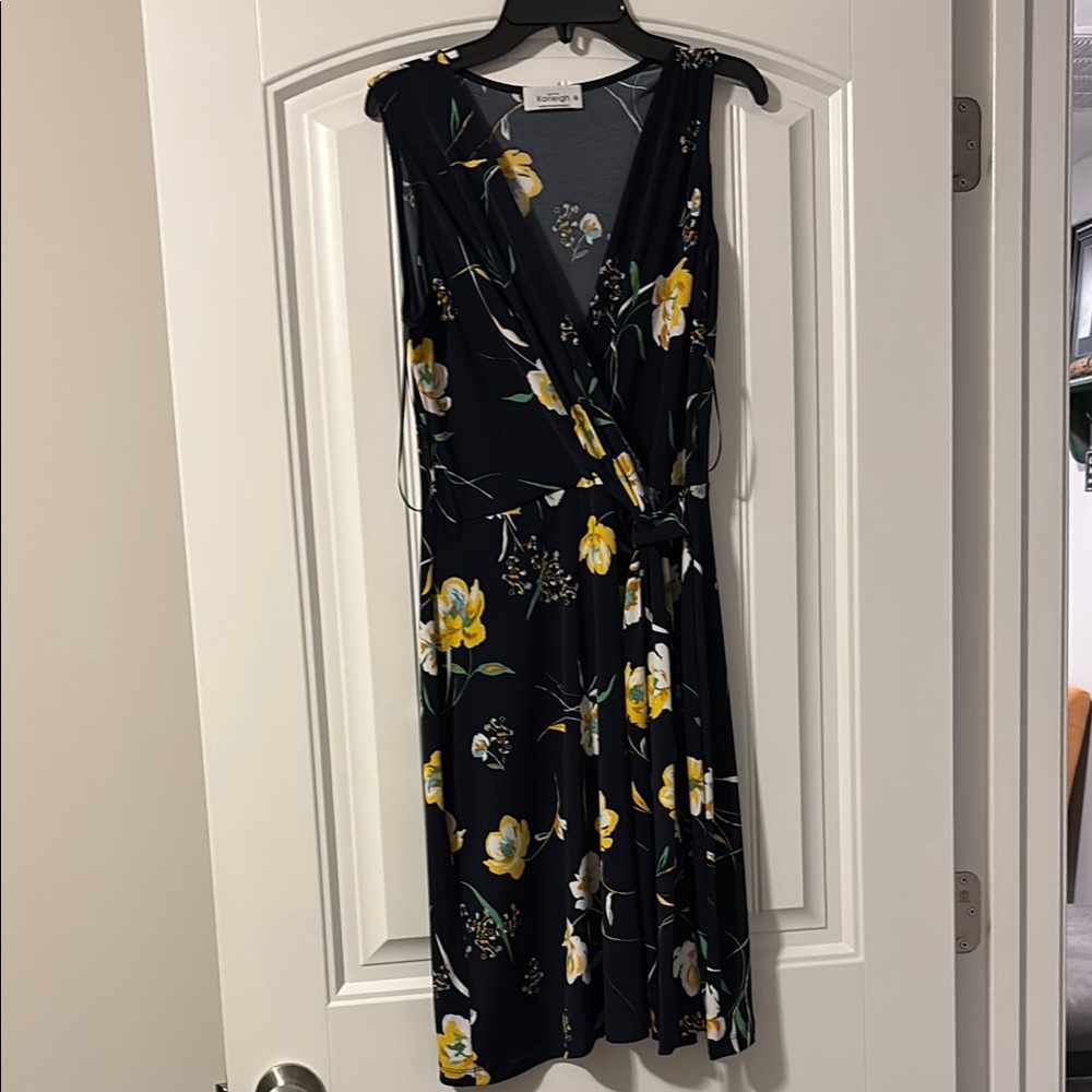Kaileigh Black and Yellow Midi Dress